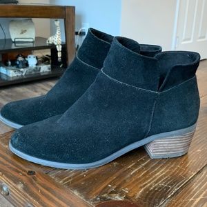 Crown Vintage womens black suede booties ankle boots chunky heel size 9